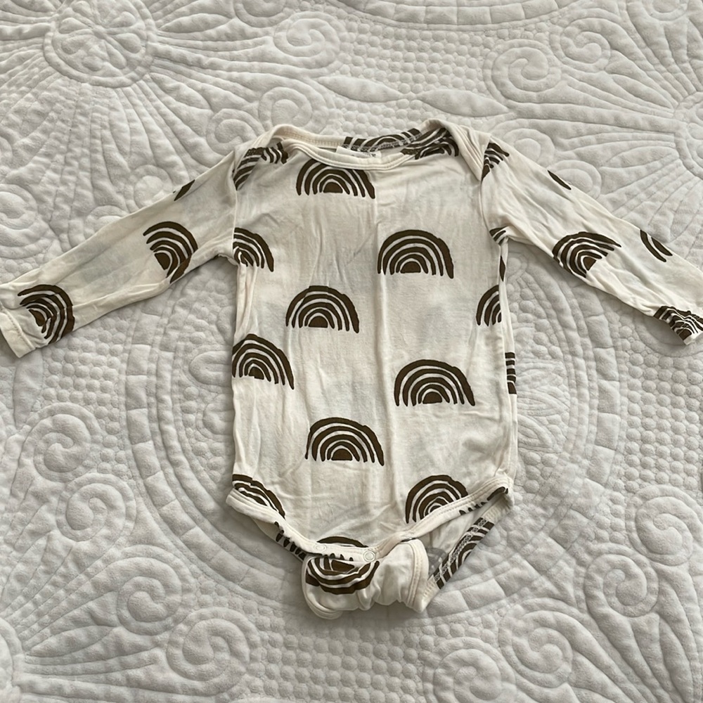 SpearmintLOVE gold rainbow long-sleeved bodysuit